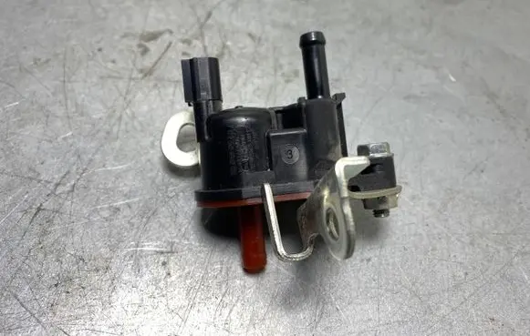 Subaru Forester SK Vacuum valve 16131AA080
