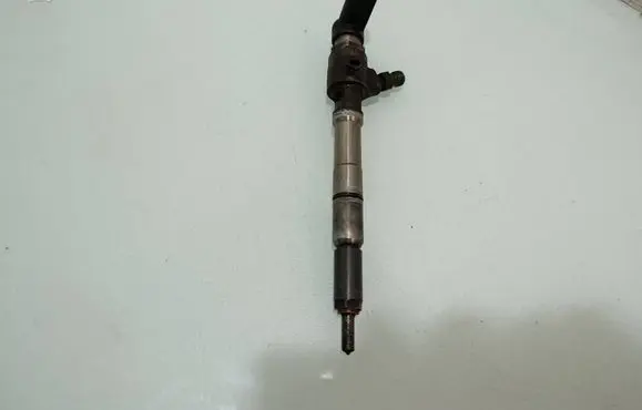 Volkswagen Caddy Fuel injector 03L130277B