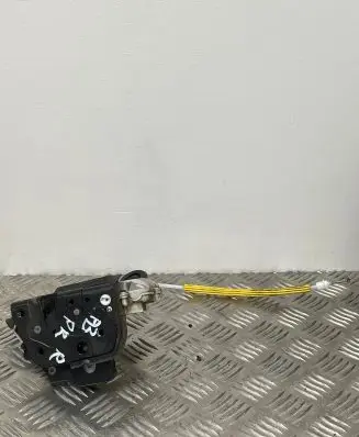 Audi A3 S3 8P Front door lock 4F1837016