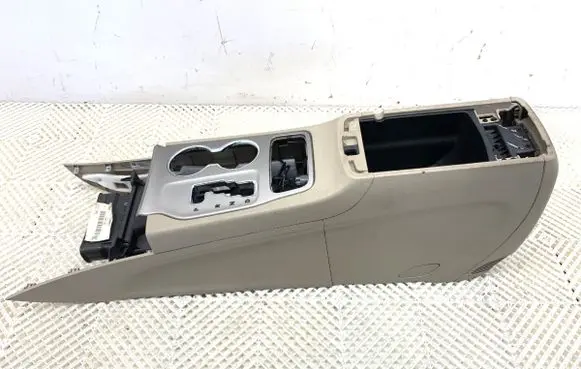 Jeep Grand Cherokee Center console 