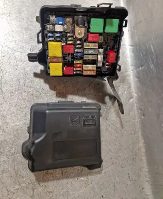 Peugeot 2008 I Fuse box set 452710606