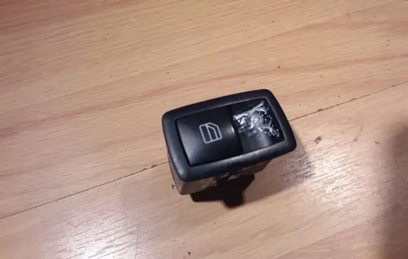 Mercedes-Benz B W245 Electric window control switch A2518200510 9051679300