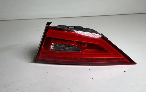 Audi A3 S3 8V Tailgate rear/tail lights 8V5945094J 81220212 AU3715H