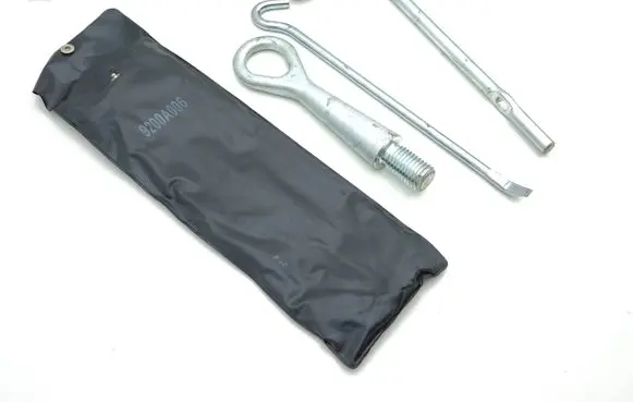 Mitsubishi Outlander Tool set 9200A006