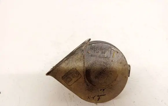 Audi A6 S6 C5 4B Horn signal 4b0951221