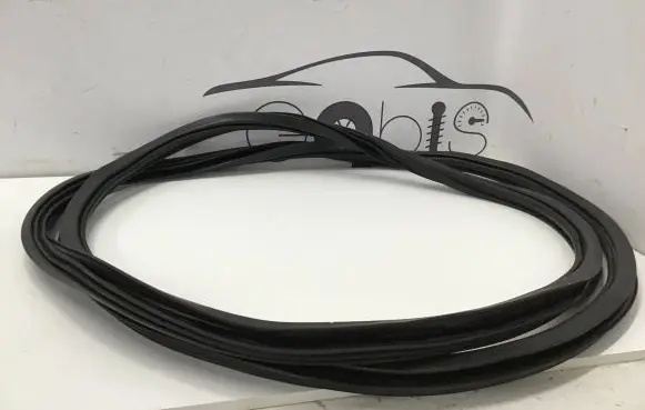 Audi Q7 4M Front door rubber seal 4M0831721