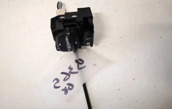 Wing mirror switch