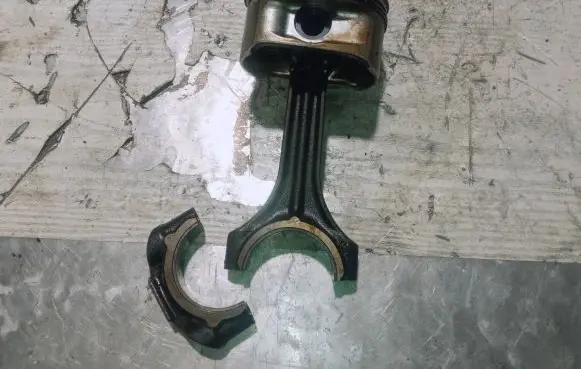 Mercedes-Benz C W203 Piston with connecting rod