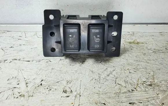 Nissan Pulsar Seat heating switch