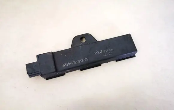 BMW X5 F15 Antenna control unit 6520922083201 6520-9220832-01
