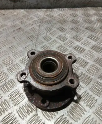 Volvo XC60 Front wheel hub 8G912C300NBA