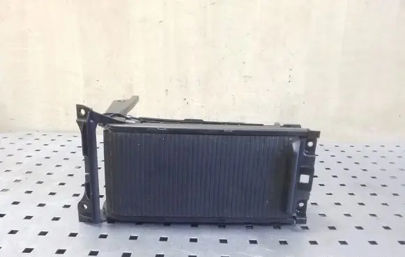 Cup holder front