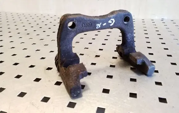 Volkswagen Golf Plus Brake caliper pad carrier rear 