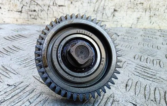BMW 3 F30 F35 F31 Timing chain sprocket 8509302