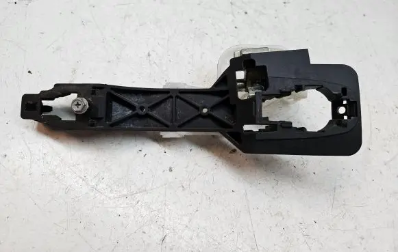 KIA Pro Cee'd I Front door exterior handle/bracket 