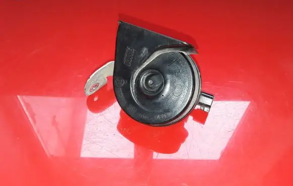 Volvo V40 Horn signal 31283384 B34SA