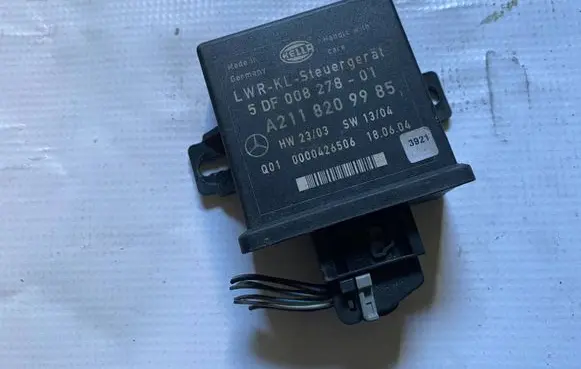 Mercedes-Benz E W211 Light module LCM a2118209985 2118209985