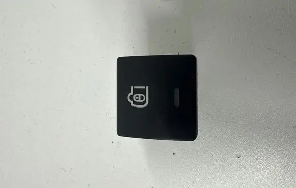 Peugeot Partner Central locking switch button 96583098XT
