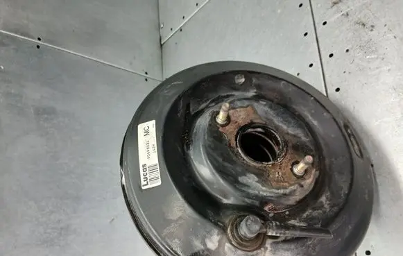 Opel Astra G Brake booster 90498034MC