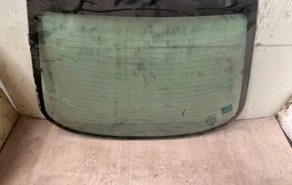 Nissan Primera Rear windscreen/windshield window 