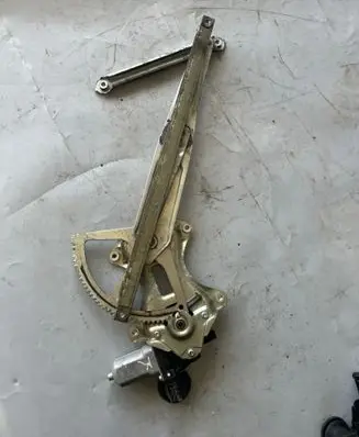 Toyota Prius (NHW20) Front door window regulator with motor 