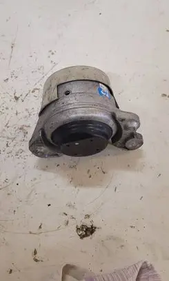 Mercedes-Benz C W205 Engine mount bracket A2052407800
