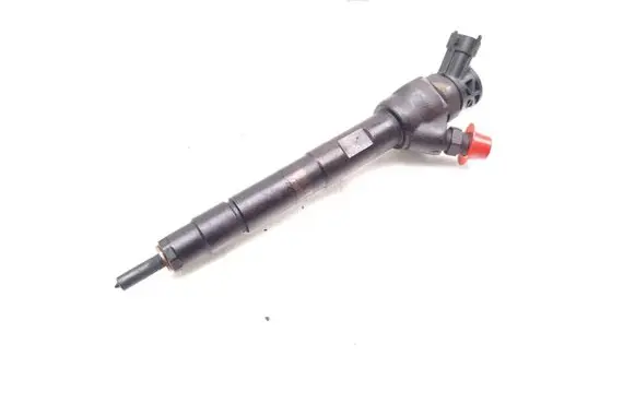 Land Rover Discovery Sport Fuel injector G4D3-9K546-AB 0445111020