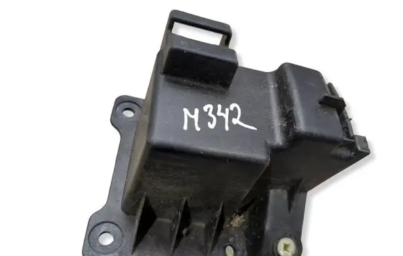 Ford B-MAX Rear bumper mounting bracket AV1117A882AB