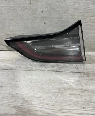 Tesla Model 3 Tailgate rear/tail lights 1077403 1077401