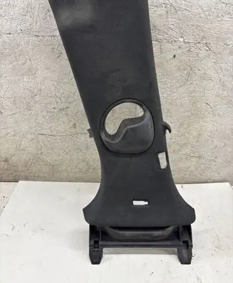 Land Rover Discovery 5 (B) pillar trim (top) HY3224397A