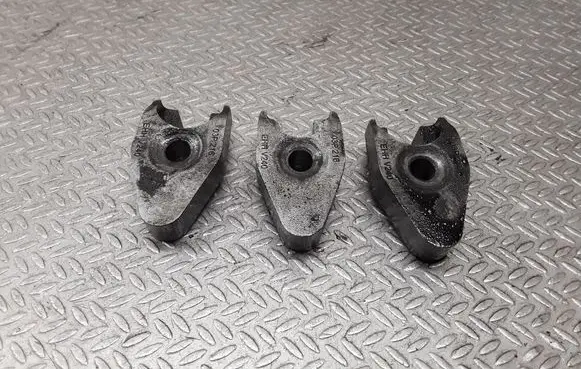 Volkswagen Polo V 6R Fuel Injector clamp holder 03P216