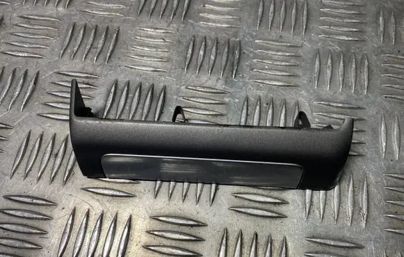 Opel Vectra C Dashboard glove box trim 769053620