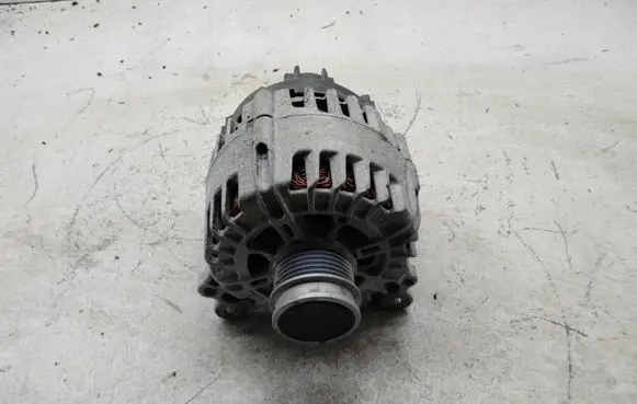 Skoda Kamiq Generator/alternator 05E903026K 2740492C 221133811