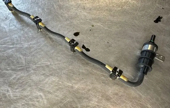 Renault Koleos I Fuel line pipe