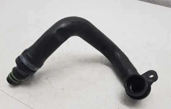 Skoda Scala Breather/breather pipe/hose 04C103474E