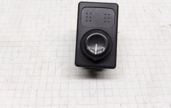 Nissan Almera Tino Wing mirror switch