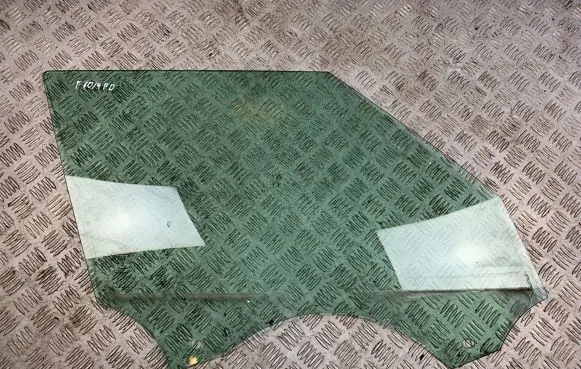 Mini Cooper Countryman F60 Front door window glass four-door