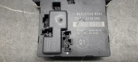 Mercedes-Benz E W211 Door control unit/module 2118703285