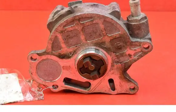 Volkswagen PASSAT CC Vacuum pump 03L145100