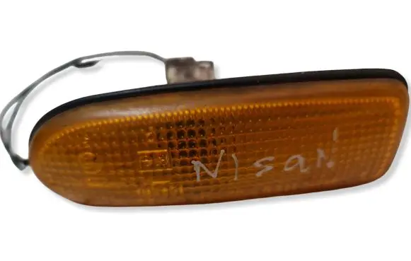 Nissan Sunny Front fender indicator light 013451 3R010249