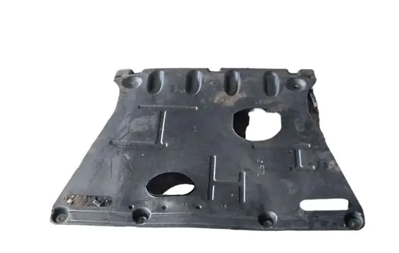 Jeep Grand Cherokee (WK) Engine splash shield/under tray