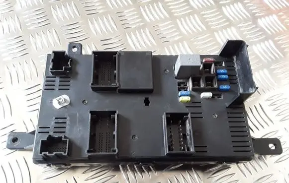 KIA Carnival Fuse module 919584D0700H