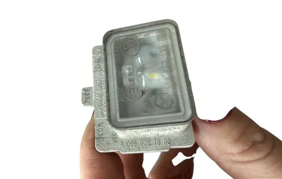 Mercedes-Benz E W213 Number plate light A0999067000 0999067000