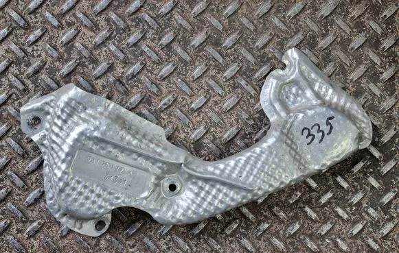 Dodge Durango III Heat shield in engine bay 52108697AB