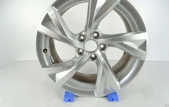 Audi A4 S4 B9 Original wheel cap