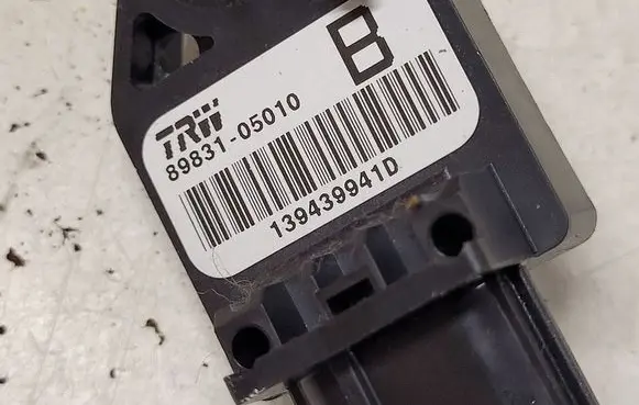 Toyota Corolla Verso AR10 Airbag deployment crash/impact sensor 8983105010