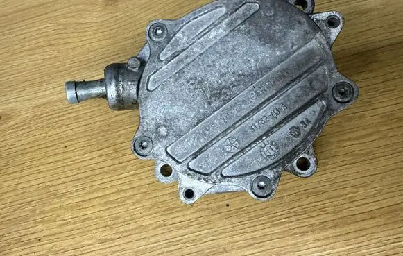 BMW 3 E90 E91 Vacuum pump ST732M3A 7542498