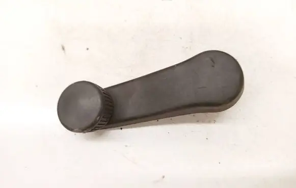 Volkswagen PASSAT B4 Front door window winding handle 3A0837581B