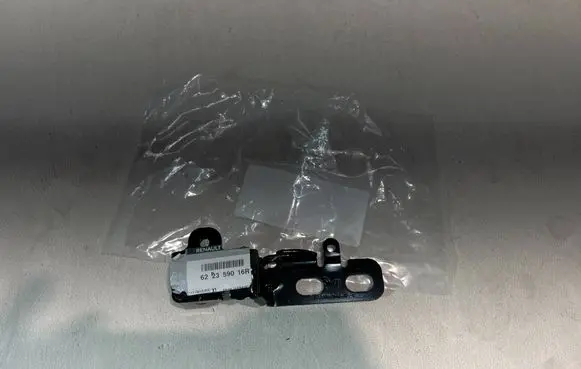 Renault Megane IV Fender mounting bracket 622359016R