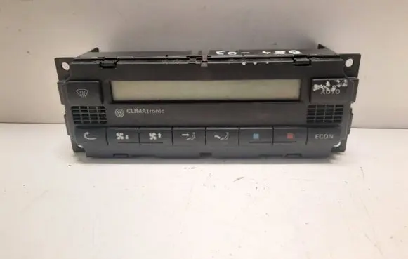 Volkswagen PASSAT B5.5 Climate control unit